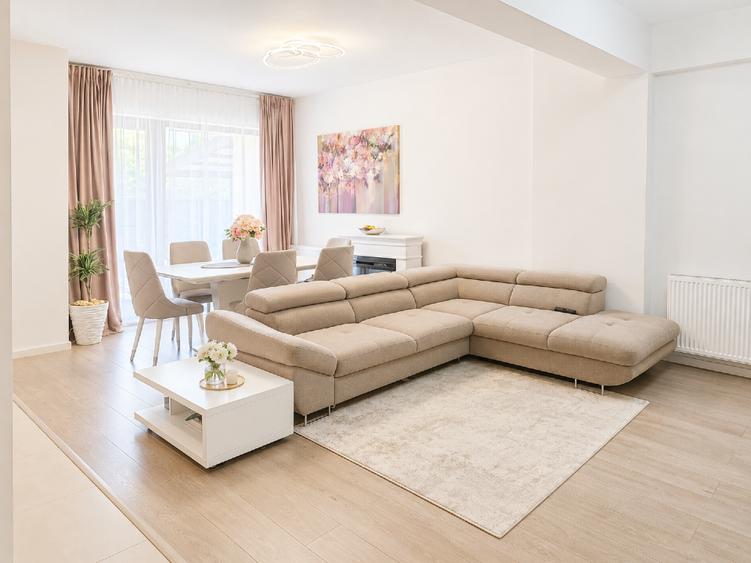 Apartament cu 3 camere semidecomandat în Sisești