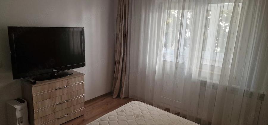 Apartament cu 2 camere decomandat în Far