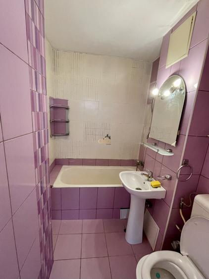 Apartament cu 3 camere semidecomandat, mobilat în Grigorescu