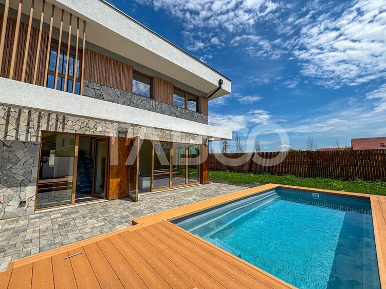 Casă individuală cu 5 camere cu Piscina în Sânnicoară