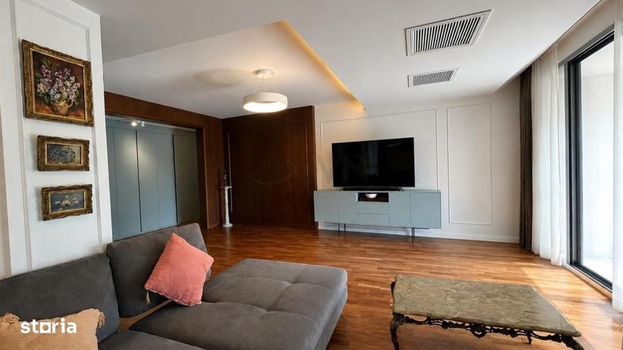 Apartament cu 4 camere decomandat în Central