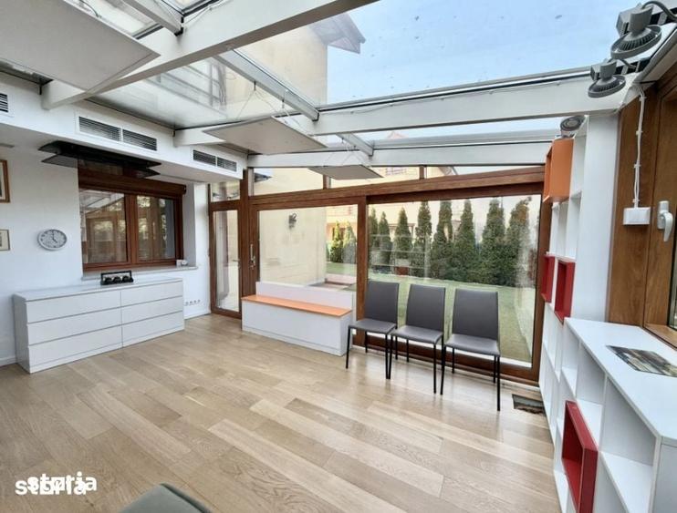 Casă cu 6 camere cu Teren 450 Mp în Central