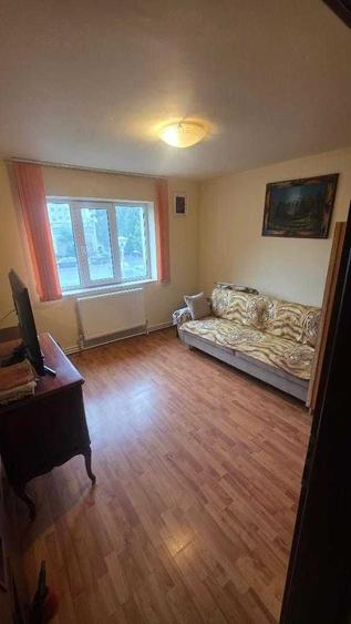 Apartament cu 2 camere decomandat în CET