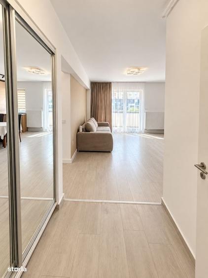 Apartament cu 3 camere decomandat în Tractorul