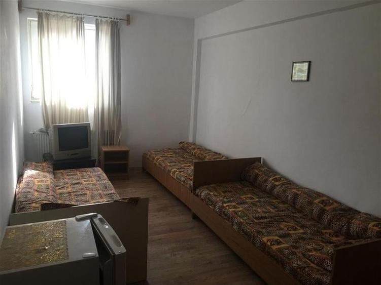 Apartament cu 19 camere decomandat în Ultracentral
