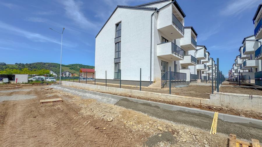 Apartament cu 2 camere decomandat în Sânpetru