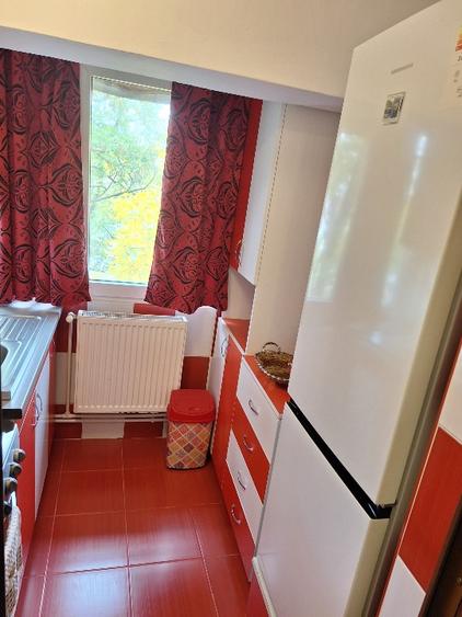 Apartament cu 2 camere decomandat în 1 Mai