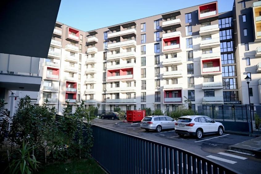 Apartament cu 3 camere decomandat, mobilat în Take Ionescu