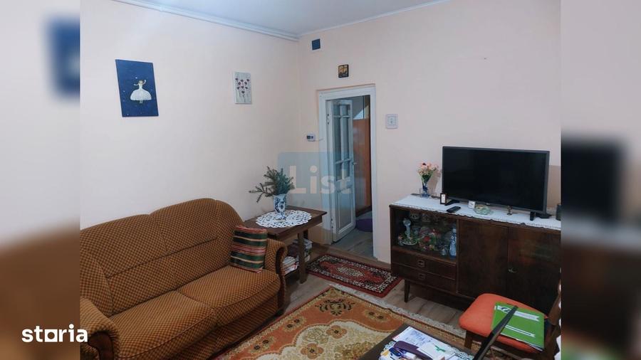 Casă cu 3 camere cu Teren 565 Mp în Piața Centrală