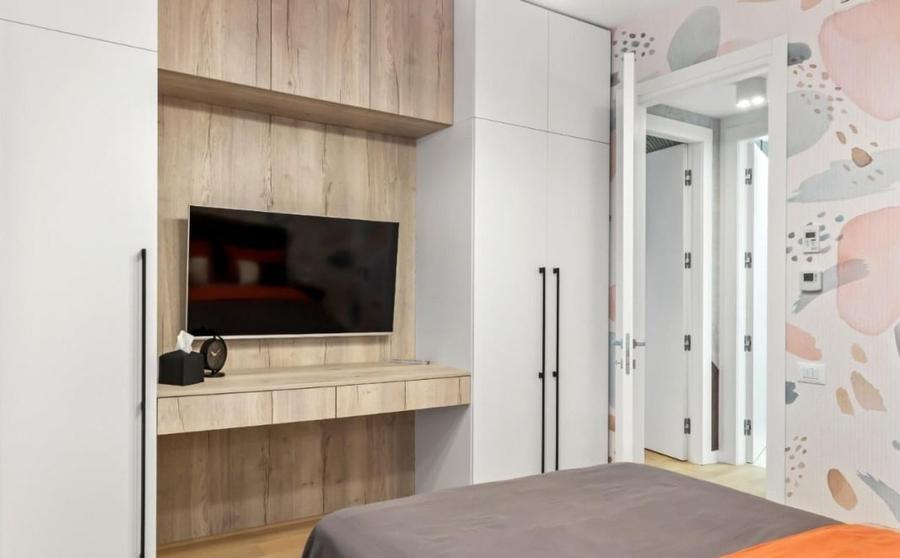 Apartament cu 3 camere semidecomandat, mobilat în Floreasca