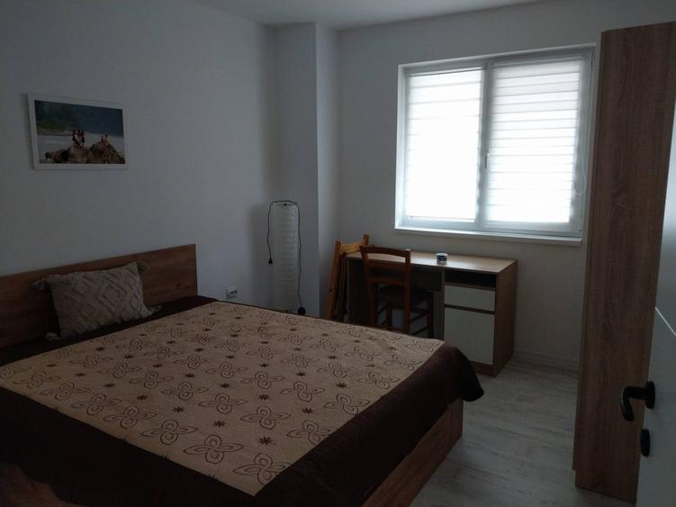 Apartament cu 3 camere decomandat în Florești