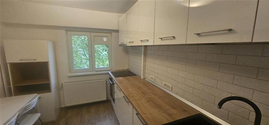 Apartament cu 3 camere decomandat, mobilat în Unirii
