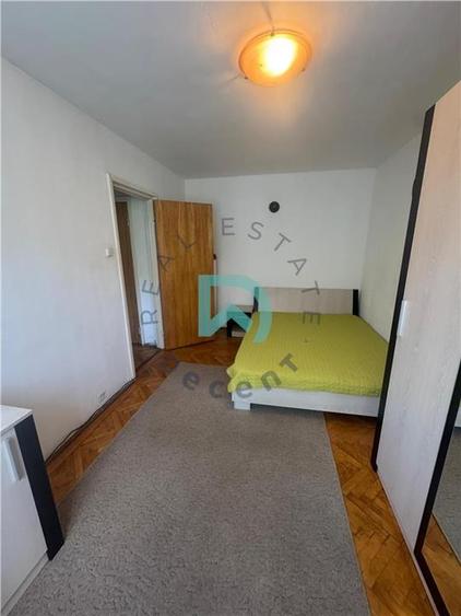 Apartament cu 2 camere semidecomandat în Centrul Civic
