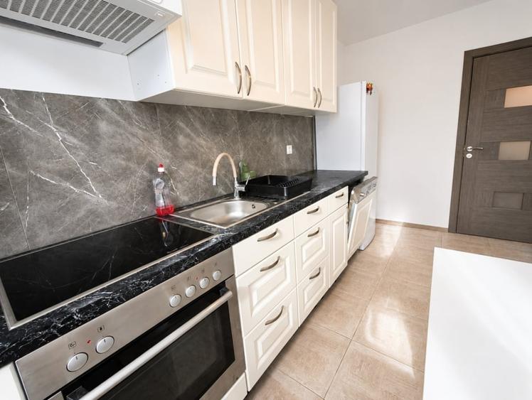 Apartament cu 2 camere decomandat în Florești