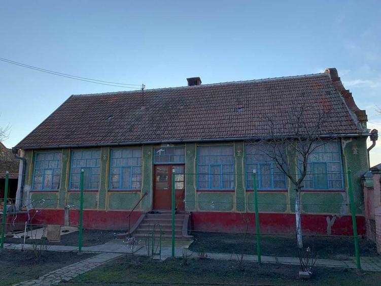 Casă cu 3 camere în Uliuc