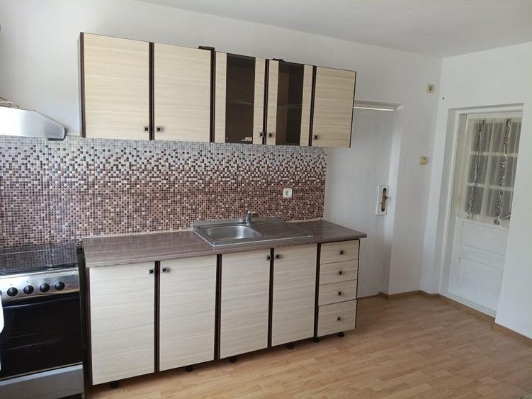 Casă cu 3 camere în Băbana