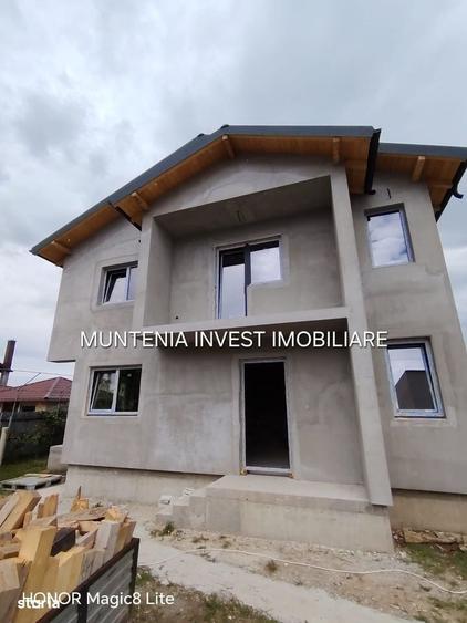 Casă cu 4 camere în Smeura