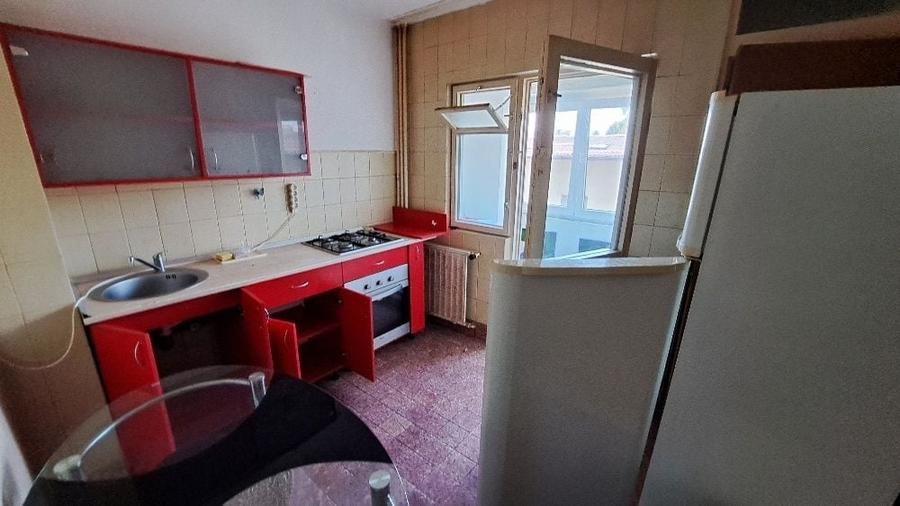 1 Mai-Turda, 2 camere de vanzare, 2/8, decomandat, an 1986 - 7