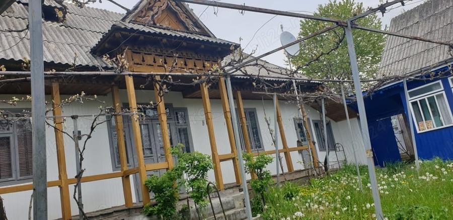 Casă cu 4 camere în Central