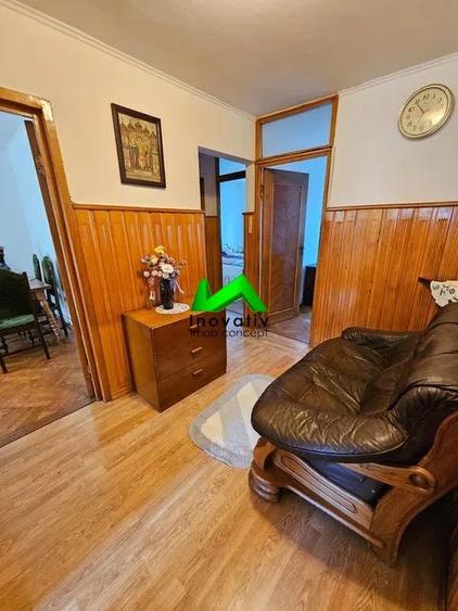 Apartament cu 3 camere decomandat, mobilat în Central