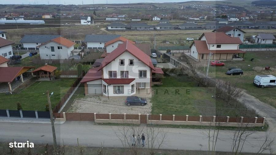 Casă cu 4 camere în Jucu