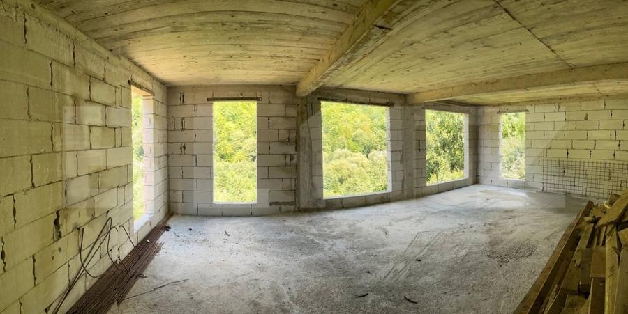 Casă individuală cu 6 camere cu Teren 1000 Mp în Valea Ierii