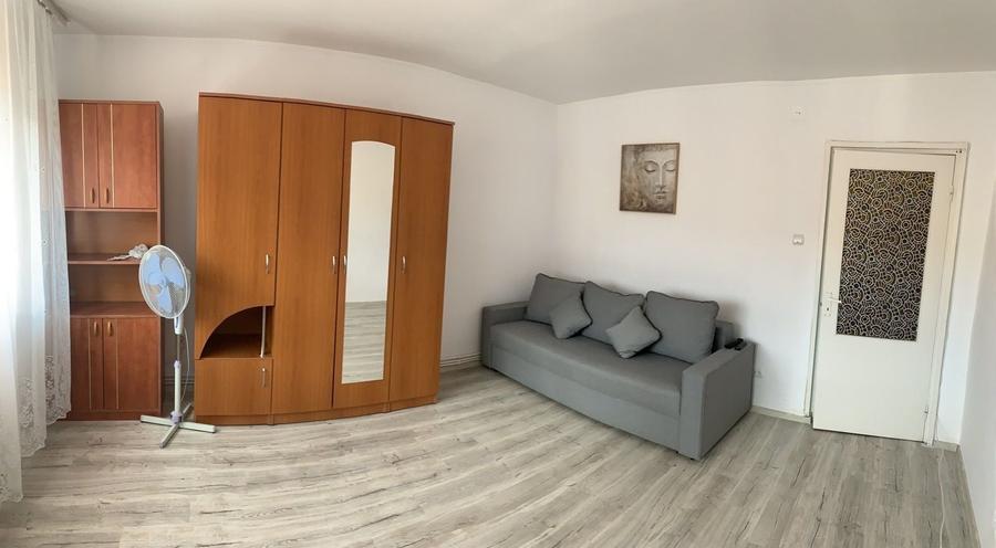 Garsonieră decomandată în Cetate
