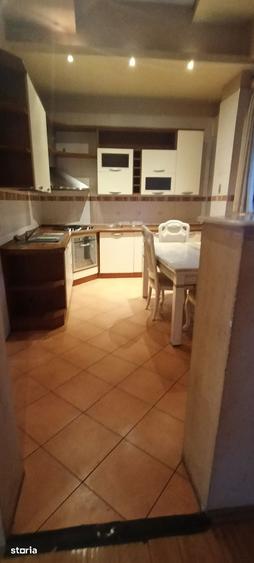 Casă cu 5 camere cu Teren 400 Mp în Dobroești