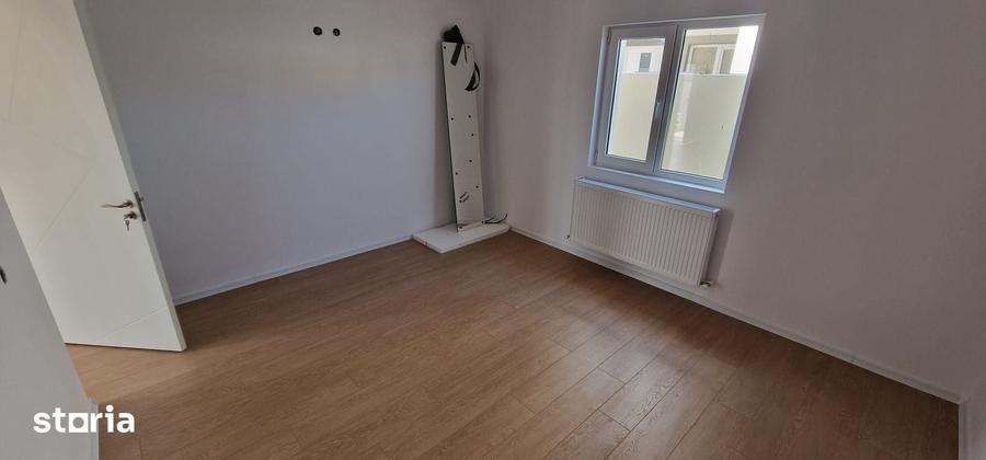 Casă cu 4 camere cu Teren 280 Mp în Lumina