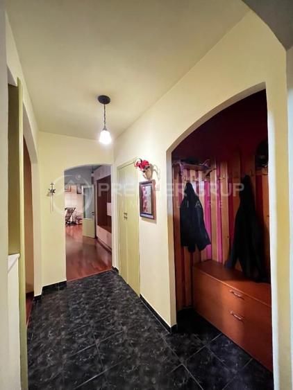 Apartament cu 4 camere decomandat în Alexandru cel Bun