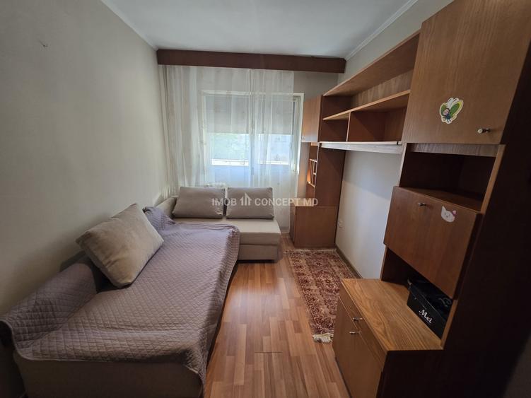 Apartament cu 3 camere decomandat, mobilat în P-ța Mihai Viteazu