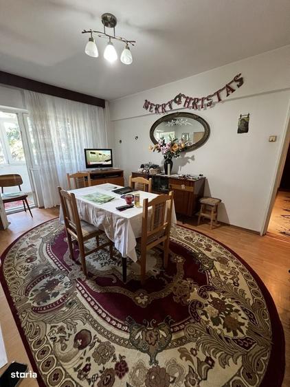 Apartament cu 3 camere decomandat în Trivale