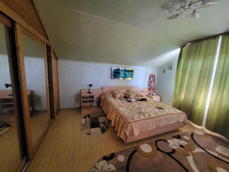Casă cu 5 camere cu Canalizare în Obor