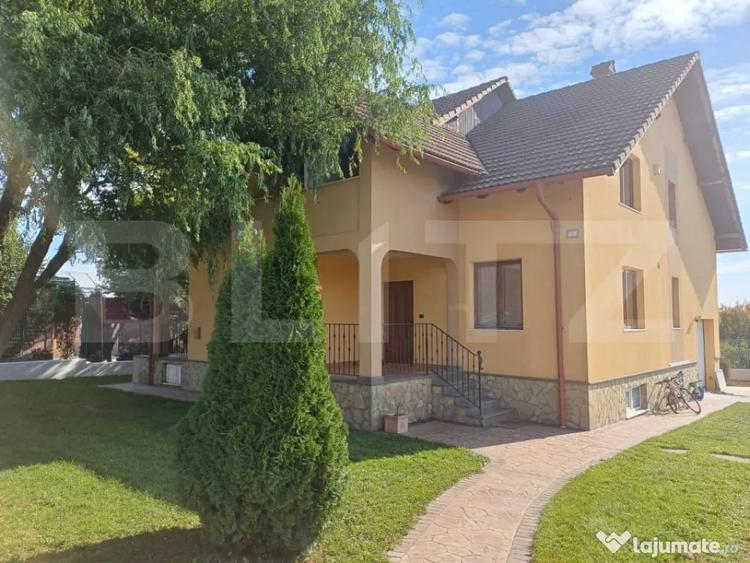 Casă cu 4 camere cu Teren 1000 Mp în Plopeni
