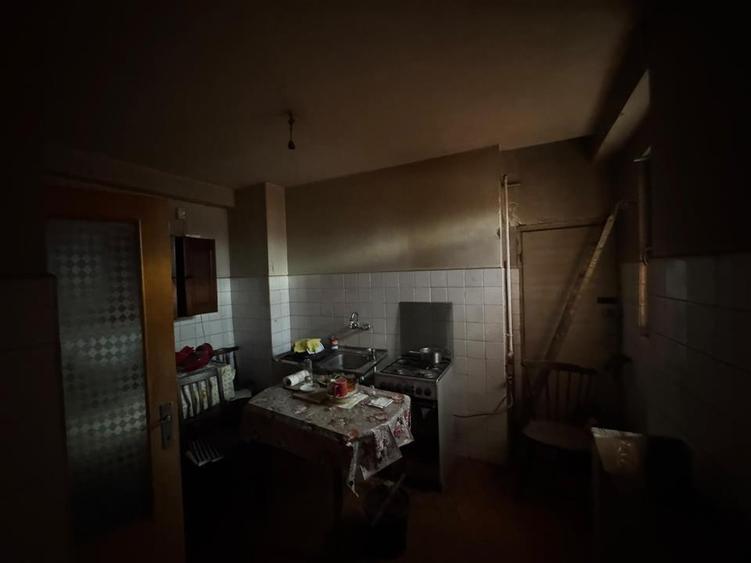 Apartament cu 4 camere decomandat în Armeneasca