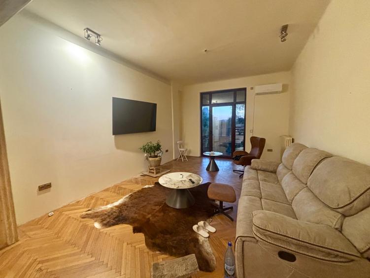 Apartament cu 5 camere decomandat în Cișmigiu