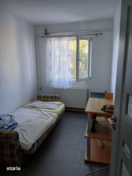 Apartament cu 3 camere semidecomandat în Șega