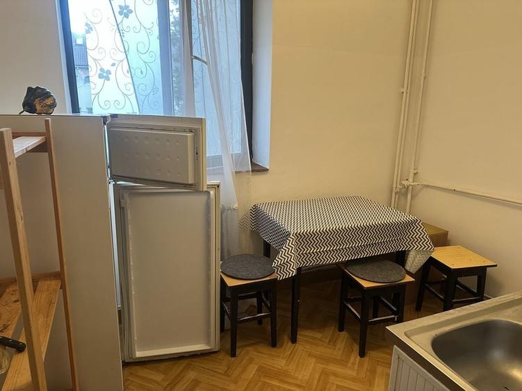 Garsonieră decomandată în Central