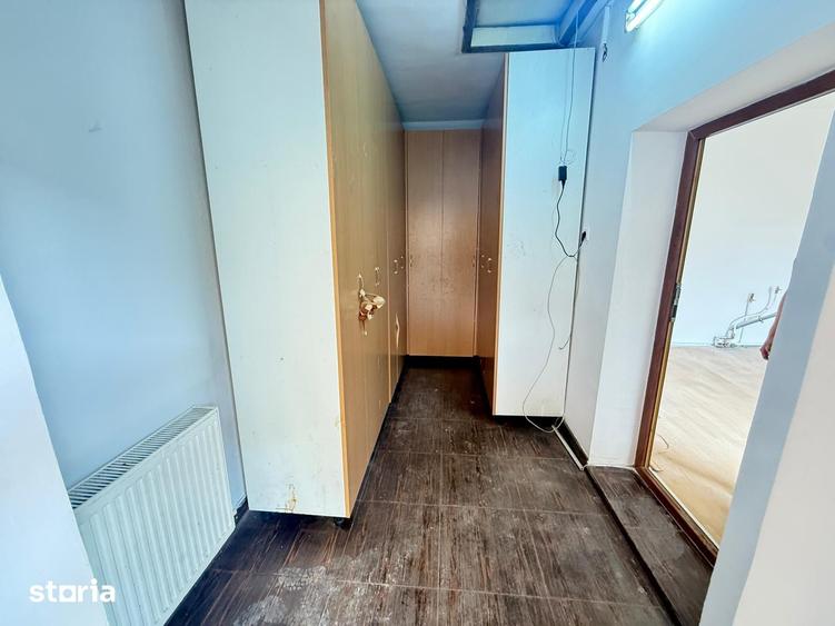 Casă cu 6 camere cu Teren 3500 Mp în Ulmi