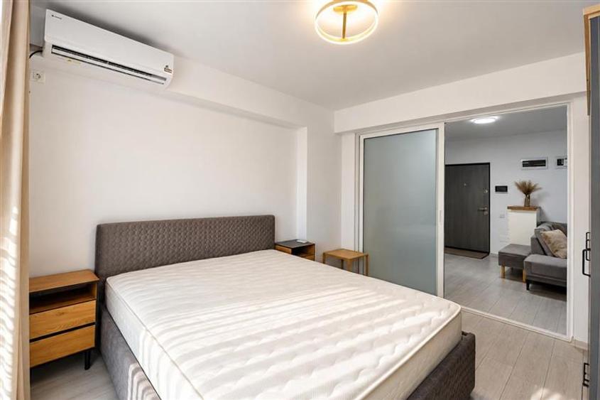 Apartament cu 3 camere decomandat, mobilat în Triaj