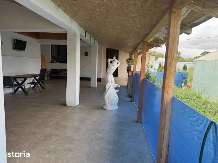 Casă cu 6 camere cu Teren 1500 Mp în Girov