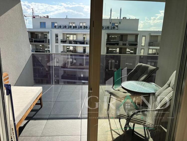 Apartament cu 2 camere semidecomandat, mobilat în Iris
