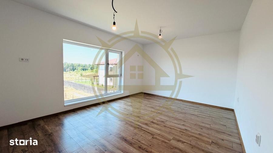 Casă cu 5 camere cu Teren 410 Mp în Corbeanca