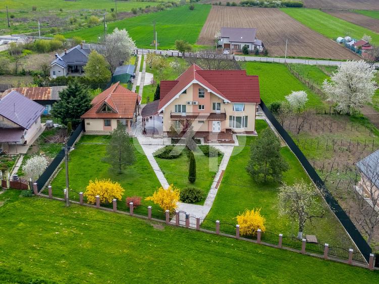 Casă individuală cu 5 camere cu Teren 3659 Mp în Sărata (Sărata)