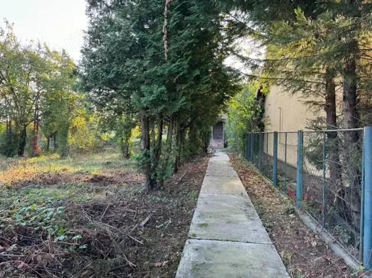 Casă cu 1 camere cu Teren 2000 Mp în Lipovei