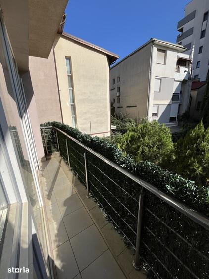Apartament cu 3 camere în Centrul Civic