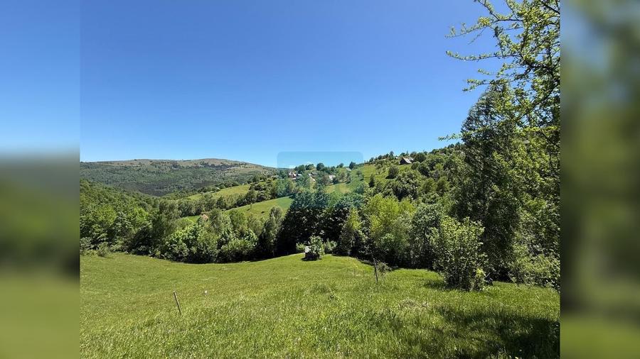 Teren de 10479 mp, în Călățele