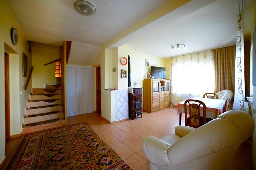 Casă individuală cu 4 camere cu Teren 318 Mp în Săcele