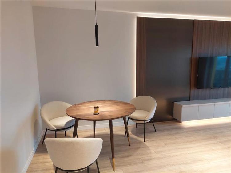 Apartament cu 2 camere decomandat în Costin Georgian