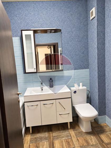 Apartament cu 3 camere decomandat în Est